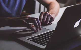 爱游戏app-中国女篮赛前动员振奋人心 球员全力以赴，中国女蓝赛前动员